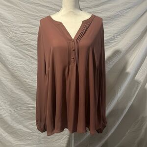 Women’s long sleeve top